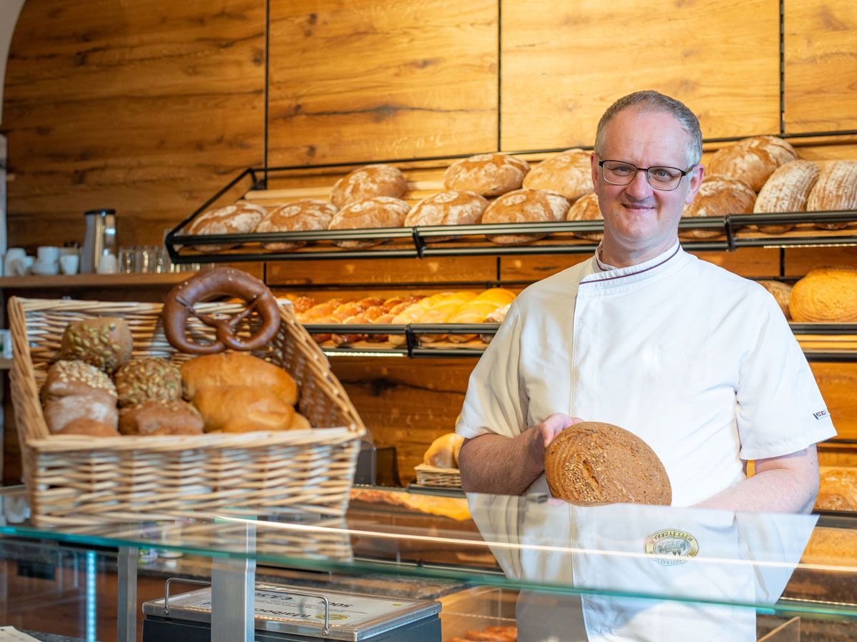 Bio-Klosterbäckerei mit traditionellem Handwerk Kloster Plankstetten, Seite Klosterbäckerei
